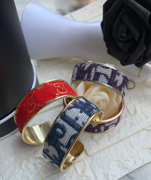 Bracelet manchette tissu upcyclé « indigo/silver » collection le grand jeu